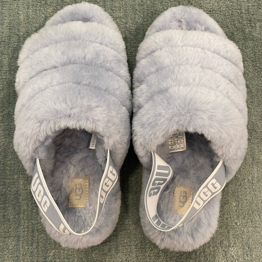 UGG Fluff Yeah slides - NEVER WORN